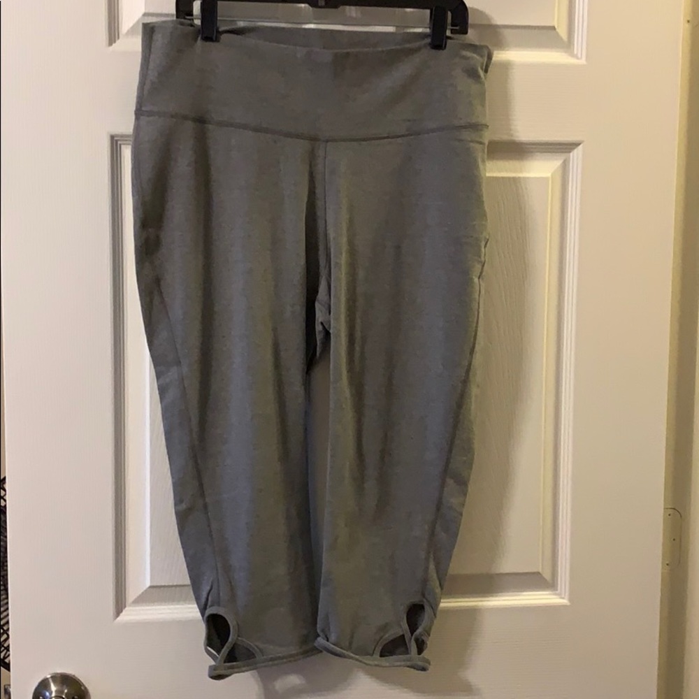 Like New Old Navy Active Capri/Leggings Duo